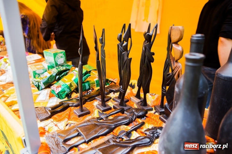 Zdjęcie w galerii na portalu naszraciborz.pl: Młodzi dla Kamerunu, czyli VI Spotkanie z Afryką wiadomości z regionu