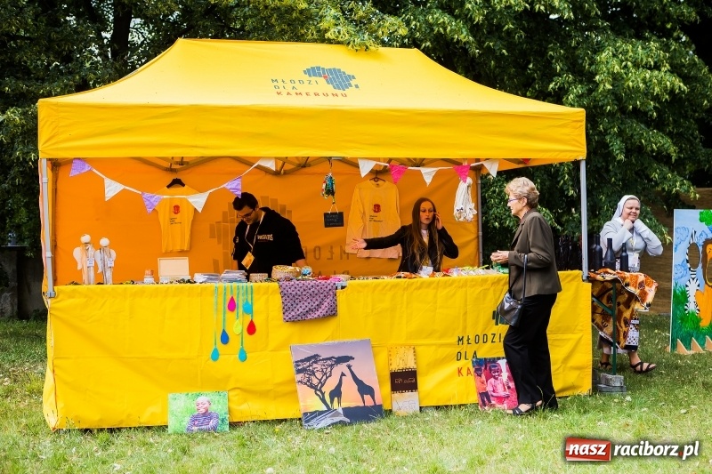 Zdjęcie w galerii na portalu naszraciborz.pl: Młodzi dla Kamerunu, czyli VI Spotkanie z Afryką wiadomości z regionu