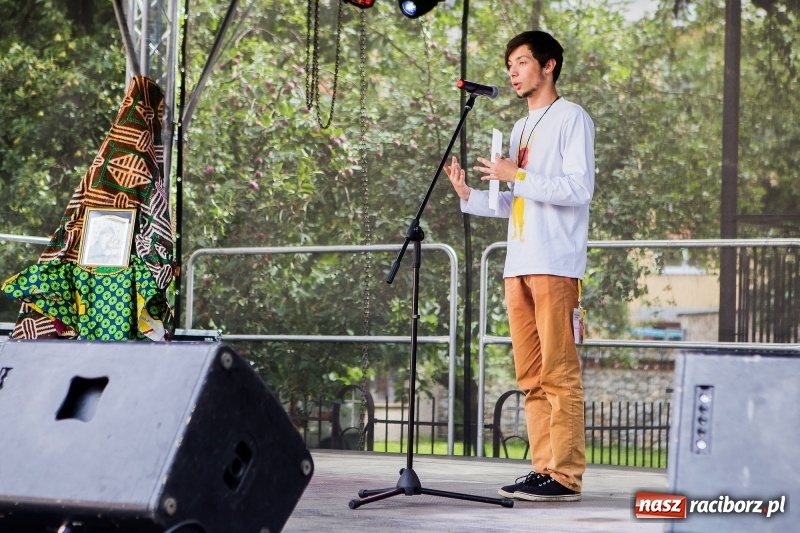 Zdjęcie w galerii na portalu naszraciborz.pl: Młodzi dla Kamerunu, czyli VI Spotkanie z Afryką wiadomości z regionu