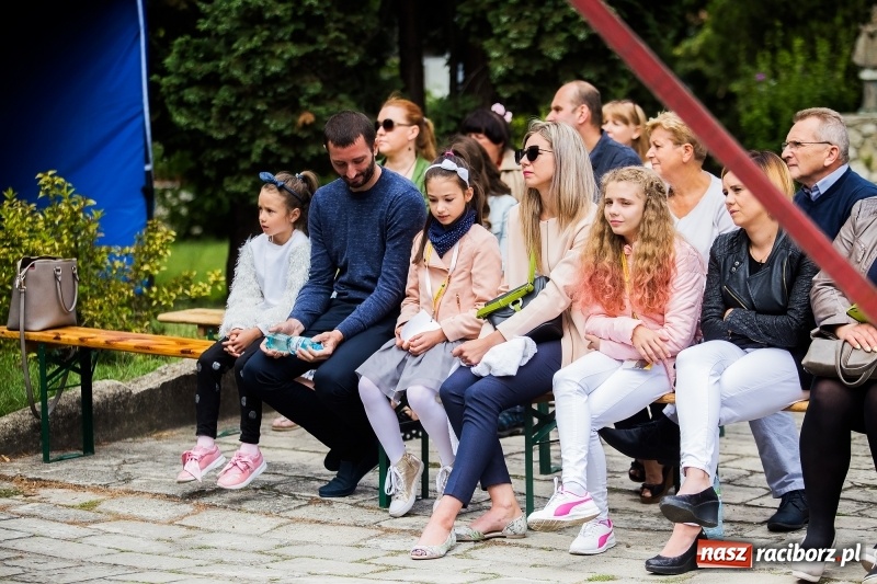 Zdjęcie w galerii na portalu naszraciborz.pl: Młodzi dla Kamerunu, czyli VI Spotkanie z Afryką wiadomości z regionu