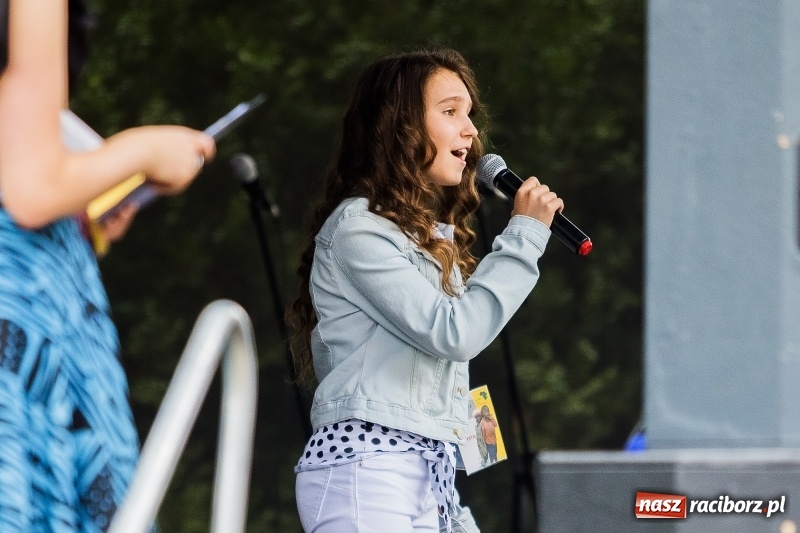 Zdjęcie w galerii na portalu naszraciborz.pl: Młodzi dla Kamerunu, czyli VI Spotkanie z Afryką wiadomości z regionu