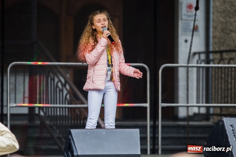 Zdjęcie w galerii na portalu naszraciborz.pl: Młodzi dla Kamerunu, czyli VI Spotkanie z Afryką wiadomości z regionu