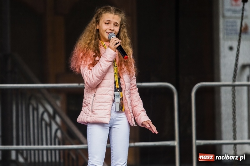 Zdjęcie w galerii na portalu naszraciborz.pl: Młodzi dla Kamerunu, czyli VI Spotkanie z Afryką wiadomości z regionu