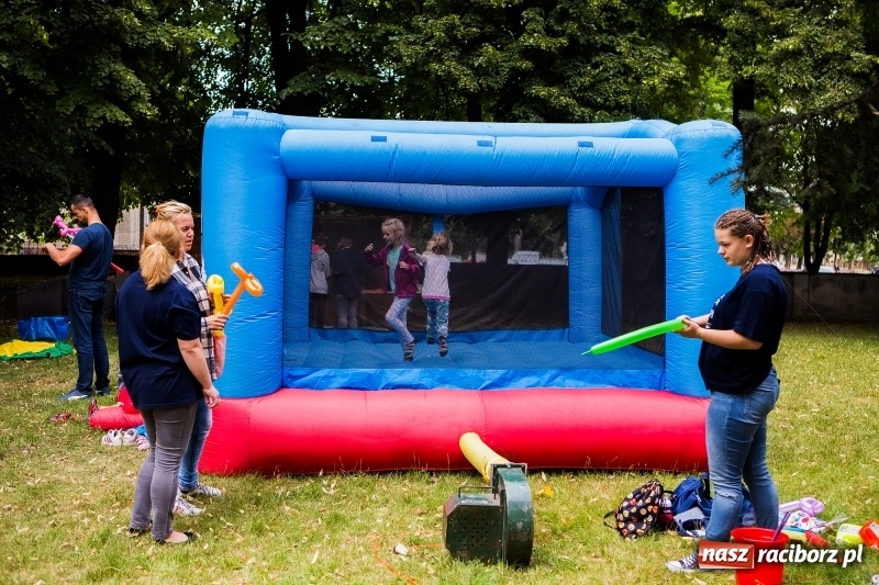 Zdjęcie w galerii na portalu naszraciborz.pl: Młodzi dla Kamerunu, czyli VI Spotkanie z Afryką wiadomości z regionu