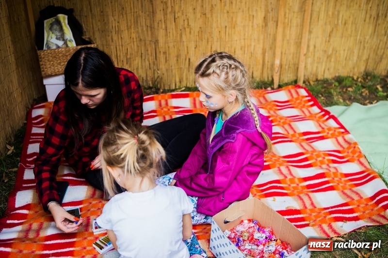 Zdjęcie w galerii na portalu naszraciborz.pl: Młodzi dla Kamerunu, czyli VI Spotkanie z Afryką wiadomości z regionu