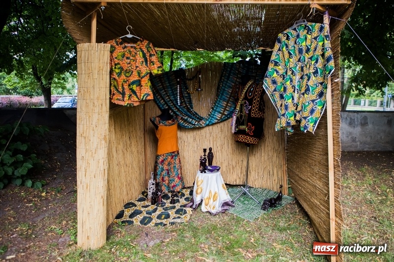 Zdjęcie w galerii na portalu naszraciborz.pl: Młodzi dla Kamerunu, czyli VI Spotkanie z Afryką wiadomości z regionu