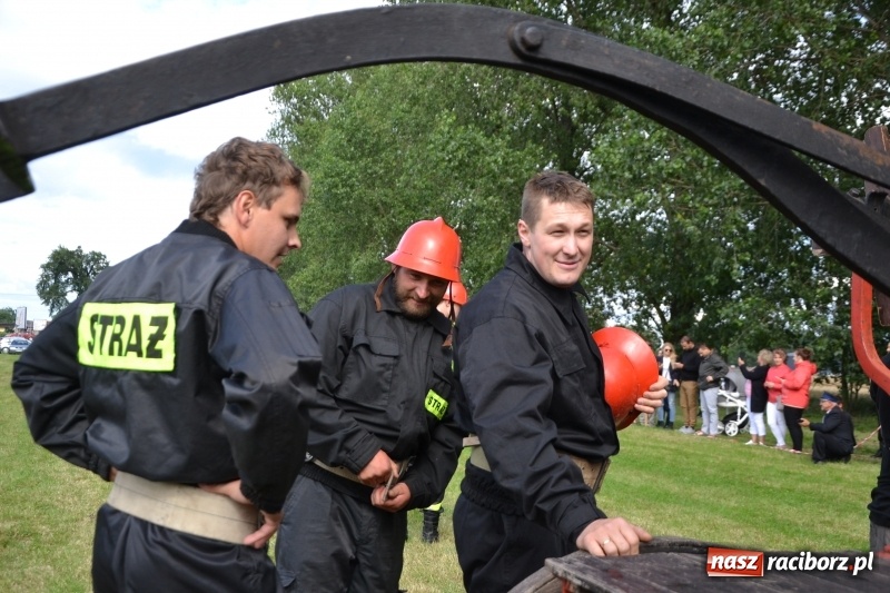 Zdjęcie w galerii na portalu naszraciborz.pl: Zawody sikawek konnych w Bieńkowicach. Sąsiedzi z Tworkowa zgarnęli dwa złota wiadomości z regionu