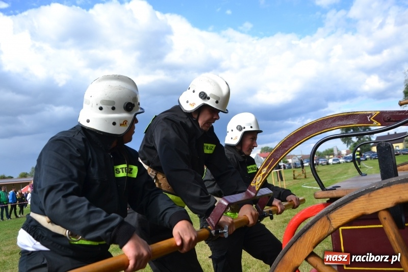 Zdjęcie w galerii na portalu naszraciborz.pl: Zawody sikawek konnych w Bieńkowicach. Sąsiedzi z Tworkowa zgarnęli dwa złota wiadomości z regionu