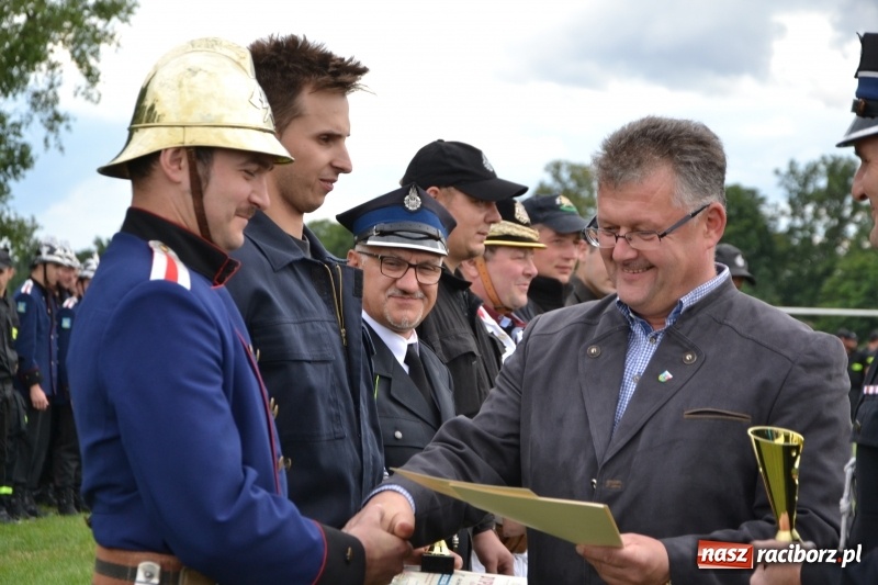 Zdjęcie w galerii na portalu naszraciborz.pl: Zawody sikawek konnych w Bieńkowicach. Sąsiedzi z Tworkowa zgarnęli dwa złota wiadomości z regionu