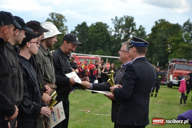 Zdjęcie w galerii na portalu naszraciborz.pl: Zawody sikawek konnych w Bieńkowicach. Sąsiedzi z Tworkowa zgarnęli dwa złota wiadomości z regionu