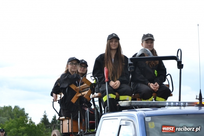 Zdjęcie w galerii na portalu naszraciborz.pl: Zawody sikawek konnych w Bieńkowicach. Sąsiedzi z Tworkowa zgarnęli dwa złota wiadomości z regionu
