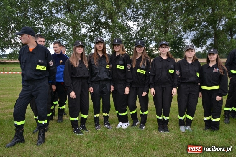 Zdjęcie w galerii na portalu naszraciborz.pl: Zawody sikawek konnych w Bieńkowicach. Sąsiedzi z Tworkowa zgarnęli dwa złota wiadomości z regionu