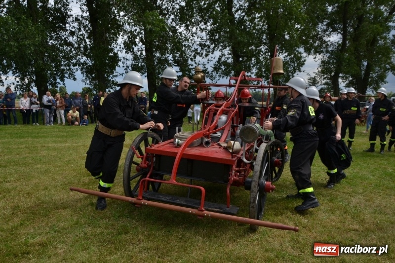 Zdjęcie w galerii na portalu naszraciborz.pl: Zawody sikawek konnych w Bieńkowicach. Sąsiedzi z Tworkowa zgarnęli dwa złota wiadomości z regionu