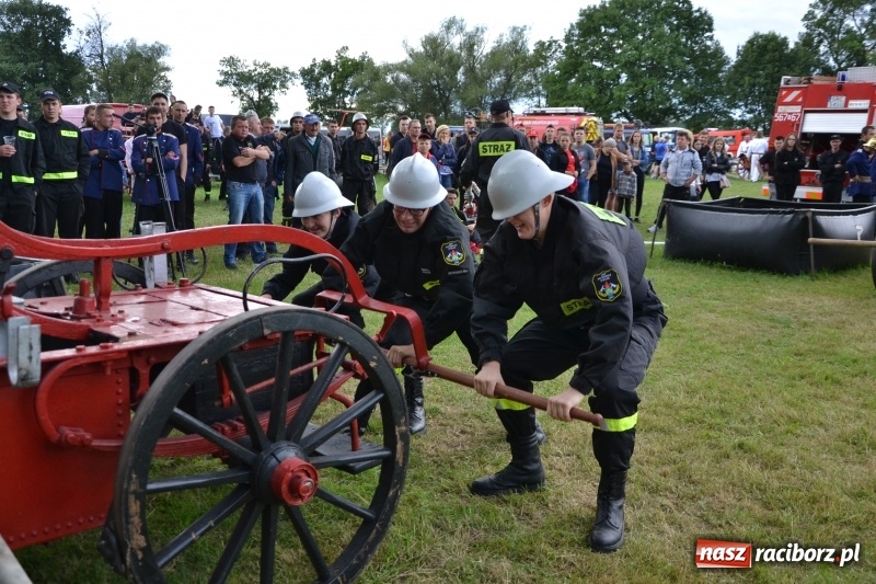 Zdjęcie w galerii na portalu naszraciborz.pl: Zawody sikawek konnych w Bieńkowicach. Sąsiedzi z Tworkowa zgarnęli dwa złota wiadomości z regionu