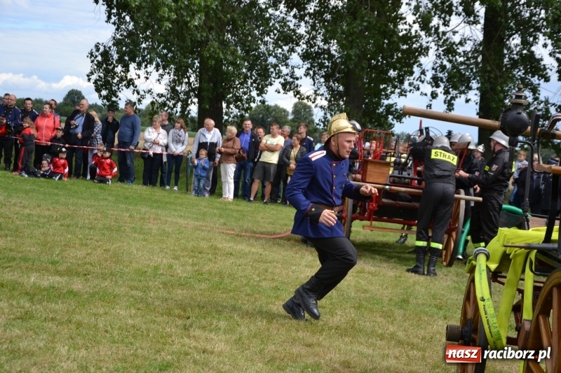 Zdjęcie w galerii na portalu naszraciborz.pl: Zawody sikawek konnych w Bieńkowicach. Sąsiedzi z Tworkowa zgarnęli dwa złota wiadomości z regionu