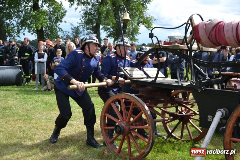 Zdjęcie w galerii na portalu naszraciborz.pl: Zawody sikawek konnych w Bieńkowicach. Sąsiedzi z Tworkowa zgarnęli dwa złota wiadomości z regionu