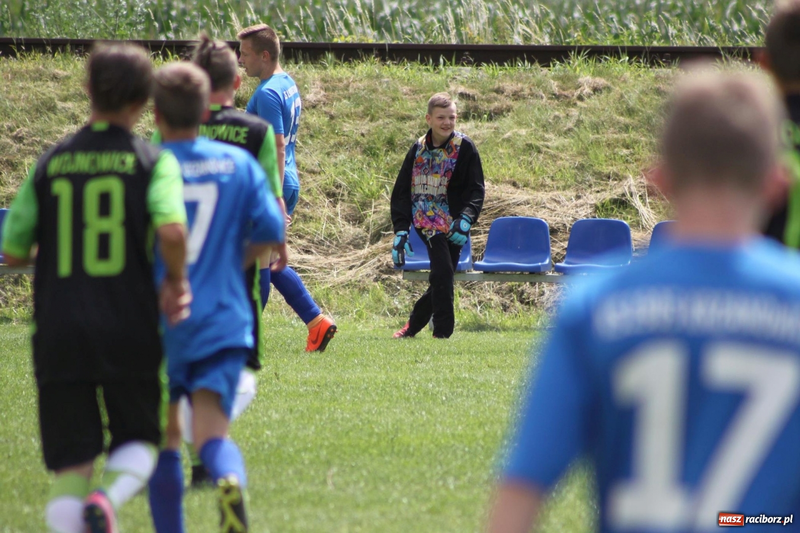 Zdjęcie w galerii na portalu naszraciborz.pl: Piłkarze Krzanowic z Pucharem Prezesa LKS Cyprzanów wiadomości z regionu