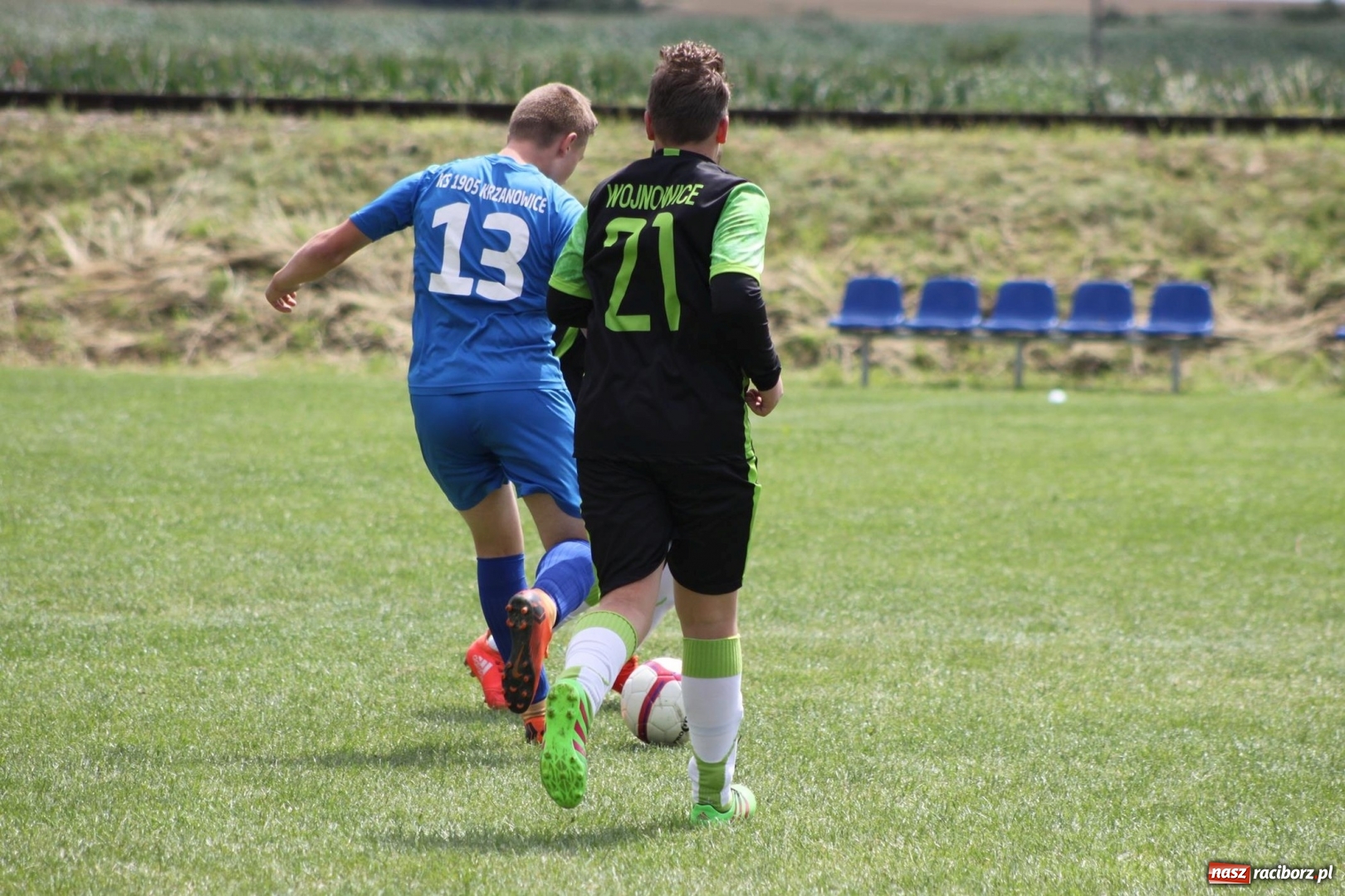 Zdjęcie w galerii na portalu naszraciborz.pl: Piłkarze Krzanowic z Pucharem Prezesa LKS Cyprzanów wiadomości z regionu