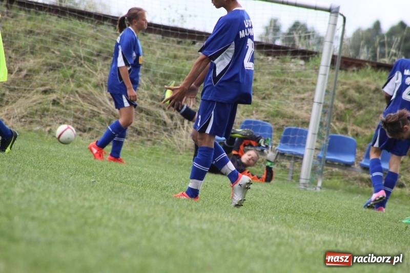 Zdjęcie w galerii na portalu naszraciborz.pl: Piłkarze Krzanowic z Pucharem Prezesa LKS Cyprzanów wiadomości z regionu