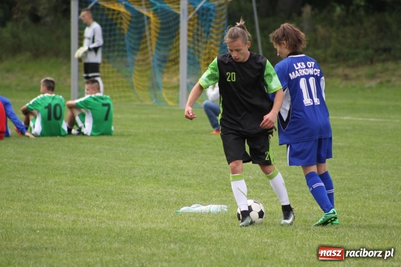 Zdjęcie w galerii na portalu naszraciborz.pl: Piłkarze Krzanowic z Pucharem Prezesa LKS Cyprzanów wiadomości z regionu