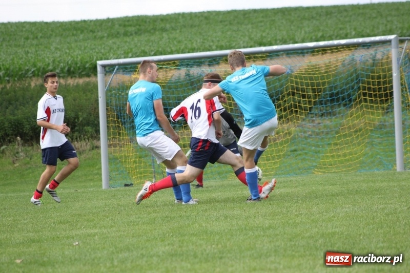 Zdjęcie w galerii na portalu naszraciborz.pl: Piłkarze Krzanowic z Pucharem Prezesa LKS Cyprzanów wiadomości z regionu