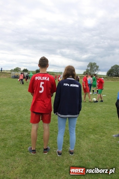 Zdjęcie w galerii na portalu naszraciborz.pl: Piłkarze Krzanowic z Pucharem Prezesa LKS Cyprzanów wiadomości z regionu