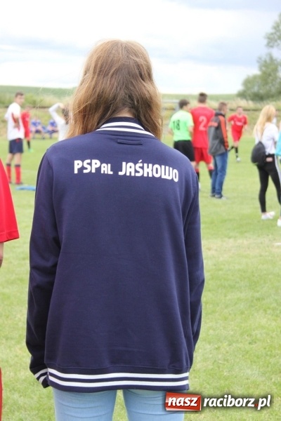 Zdjęcie w galerii na portalu naszraciborz.pl: Piłkarze Krzanowic z Pucharem Prezesa LKS Cyprzanów wiadomości z regionu