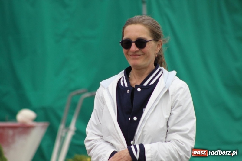 Zdjęcie w galerii na portalu naszraciborz.pl: Piłkarze Krzanowic z Pucharem Prezesa LKS Cyprzanów wiadomości z regionu