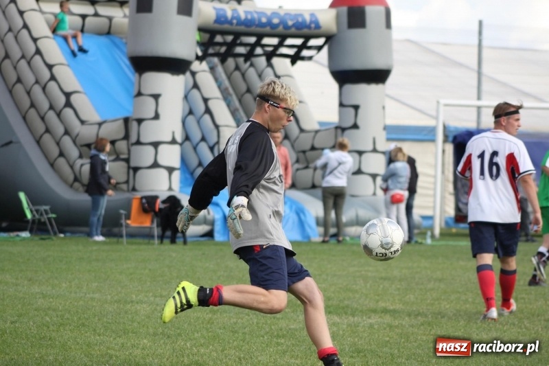 Zdjęcie w galerii na portalu naszraciborz.pl: Piłkarze Krzanowic z Pucharem Prezesa LKS Cyprzanów wiadomości z regionu