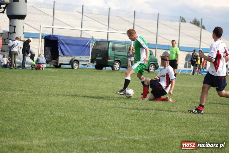 Zdjęcie w galerii na portalu naszraciborz.pl: Piłkarze Krzanowic z Pucharem Prezesa LKS Cyprzanów wiadomości z regionu