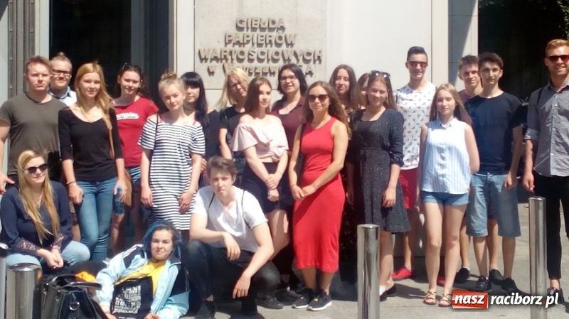 Zdjęcie w galerii na portalu naszraciborz.pl: Uczniowie II LO z międzynarodowym certyfikatem Youthpass wiadomości z regionu