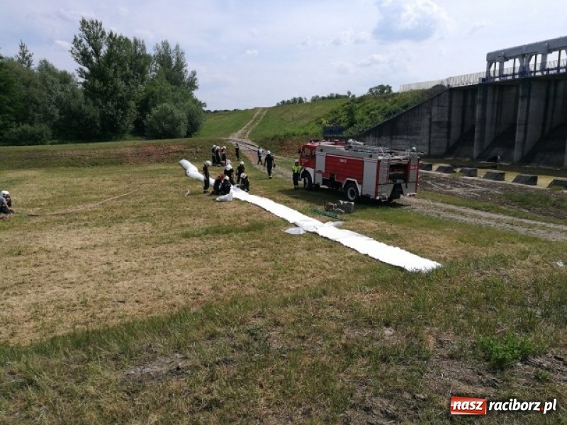 Zdjęcie w galerii na portalu naszraciborz.pl: Strażacy sprawdzili czy są przygotowani do powodzi  wiadomości z regionu