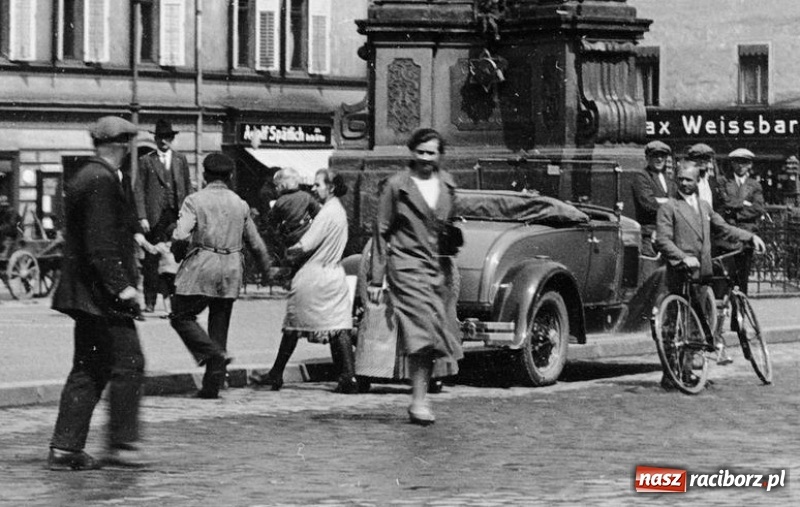 Zdjęcie w galerii na portalu naszraciborz.pl: Mieszczki i wieśniaczki. Mieszkanki Raciborza i ziemi raciborskiej na starej fotografii wiadomości z regionu
