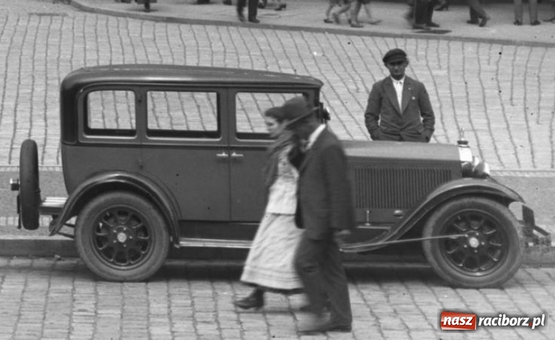 Zdjęcie w galerii na portalu naszraciborz.pl: Mieszczki i wieśniaczki. Mieszkanki Raciborza i ziemi raciborskiej na starej fotografii wiadomości z regionu