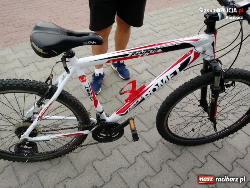 Zdjęcie w galerii na portalu naszraciborz.pl: Kradzież artykułów spożywczych i ucieczka skradzionym rowerem. Złodziejski duet trafił już do policyjnego aresztu wiadomości z regionu