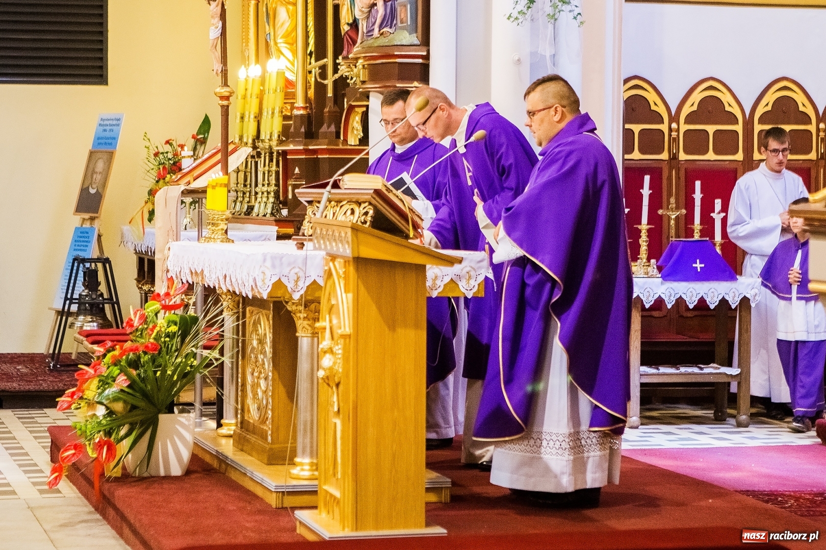 Zdjęcie w galerii na portalu naszraciborz.pl: Kroczysz schodami do nieba. Ostatnie pożegnanie śp. Herberta Dengela wiadomości z regionu