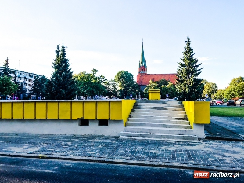 Zdjęcie w galerii na portalu naszraciborz.pl: Ruszyły prace na placu Długosza  wiadomości z regionu