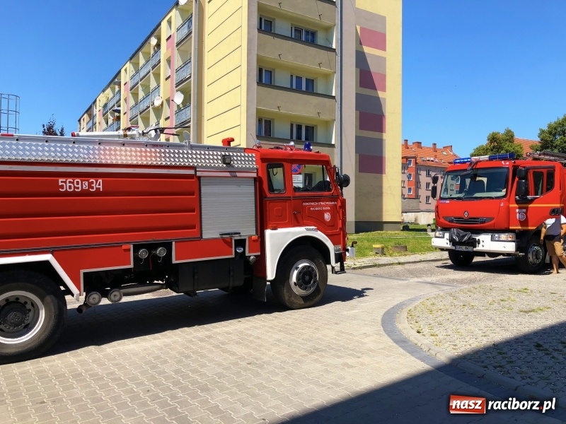 Zdjęcie w galerii na portalu naszraciborz.pl: Akcja strażaków na Opawskiej. Czujka ostrzegła lokatorkę przed zagrożeniem  wiadomości z regionu