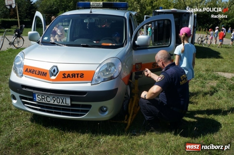 Zdjęcie w galerii na portalu naszraciborz.pl: Piknik z Policją Kręci mnie bezpieczeństwo wiadomości z regionu