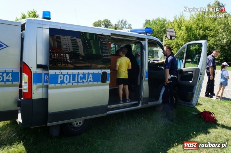 Zdjęcie w galerii na portalu naszraciborz.pl: Piknik z Policją Kręci mnie bezpieczeństwo wiadomości z regionu