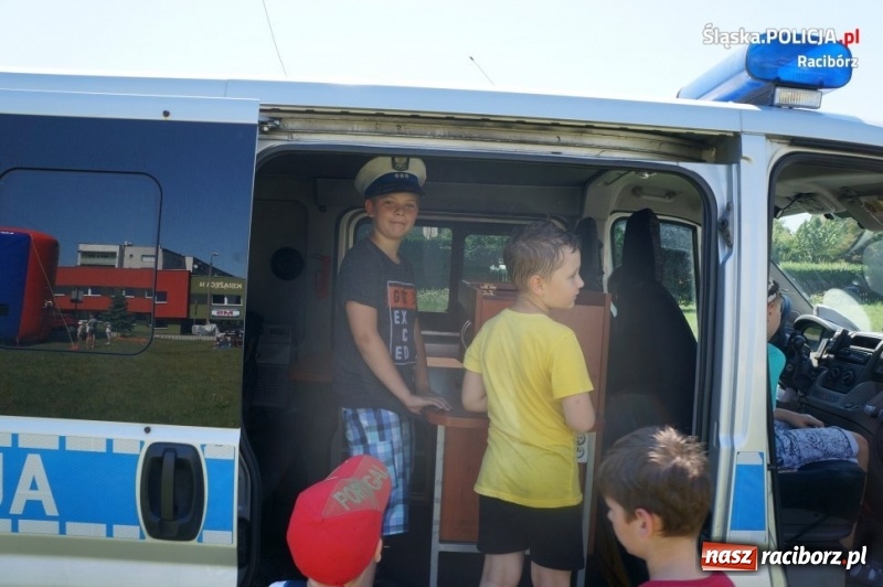 Zdjęcie w galerii na portalu naszraciborz.pl: Piknik z Policją Kręci mnie bezpieczeństwo wiadomości z regionu