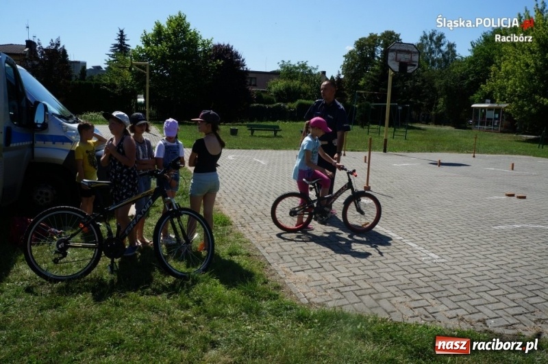 Zdjęcie w galerii na portalu naszraciborz.pl: Piknik z Policją Kręci mnie bezpieczeństwo wiadomości z regionu