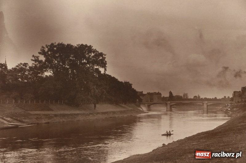 Zdjęcie w galerii na portalu naszraciborz.pl: Tak przez ponad sto lat zmieniały się raciborskie bulwary nad Odrą wiadomości z regionu