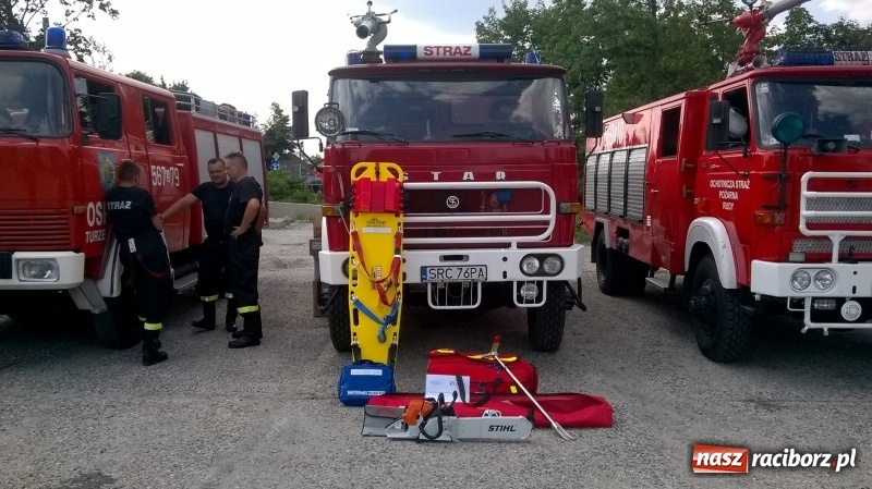 Zdjęcie w galerii na portalu naszraciborz.pl: Kuźnia Raciborska. Z pożaru pojechali po nowy sprzęt  wiadomości z regionu