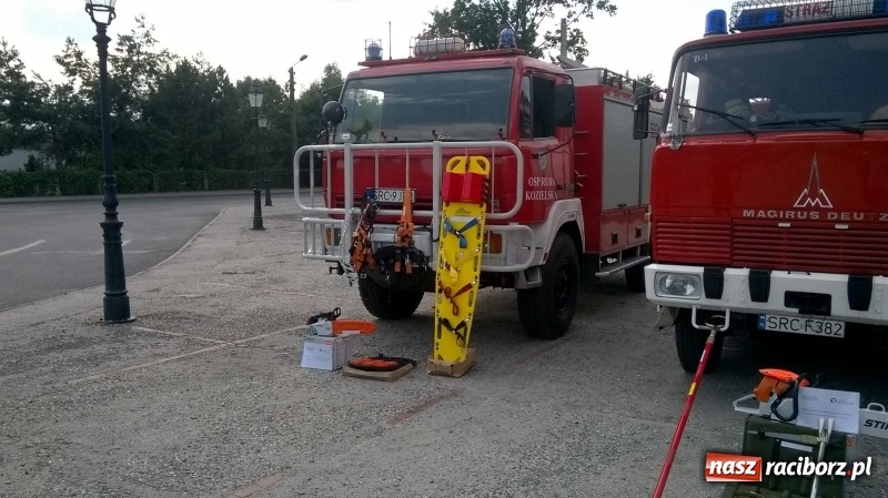Zdjęcie w galerii na portalu naszraciborz.pl: Kuźnia Raciborska. Z pożaru pojechali po nowy sprzęt  wiadomości z regionu