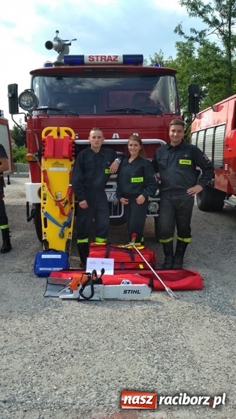 Zdjęcie w galerii na portalu naszraciborz.pl: Kuźnia Raciborska. Z pożaru pojechali po nowy sprzęt  wiadomości z regionu