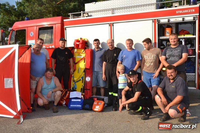 Zdjęcie w galerii na portalu naszraciborz.pl: Kuźnia Raciborska. Z pożaru pojechali po nowy sprzęt  wiadomości z regionu