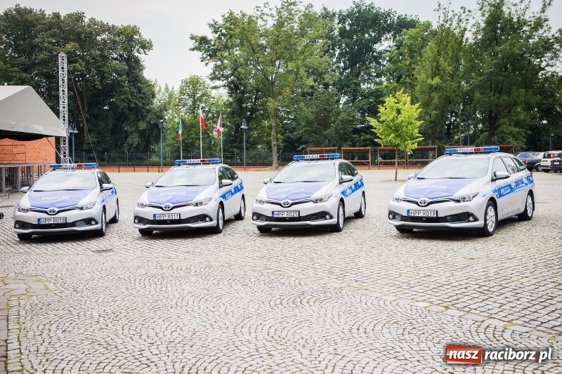 Zdjęcie w galerii na portalu naszraciborz.pl: Awanse i toyoty, czyli Święto Policji w Raciborzu FOTO i WIDEO wiadomości z regionu
