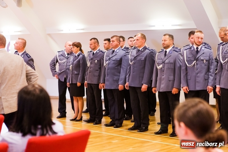 Zdjęcie w galerii na portalu naszraciborz.pl: Awanse i toyoty, czyli Święto Policji w Raciborzu FOTO i WIDEO wiadomości z regionu