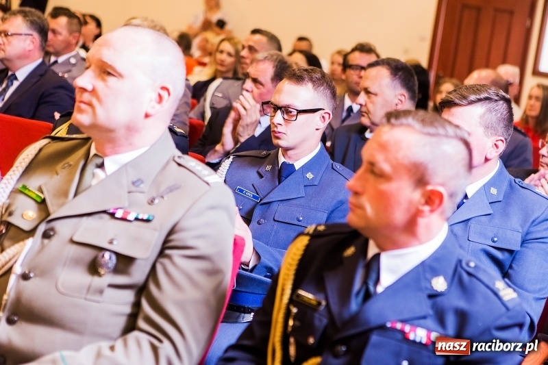 Zdjęcie w galerii na portalu naszraciborz.pl: Awanse i toyoty, czyli Święto Policji w Raciborzu FOTO i WIDEO wiadomości z regionu